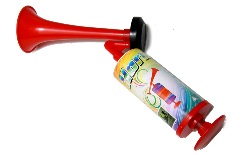 Bocina manual reutilizable 34 cm.